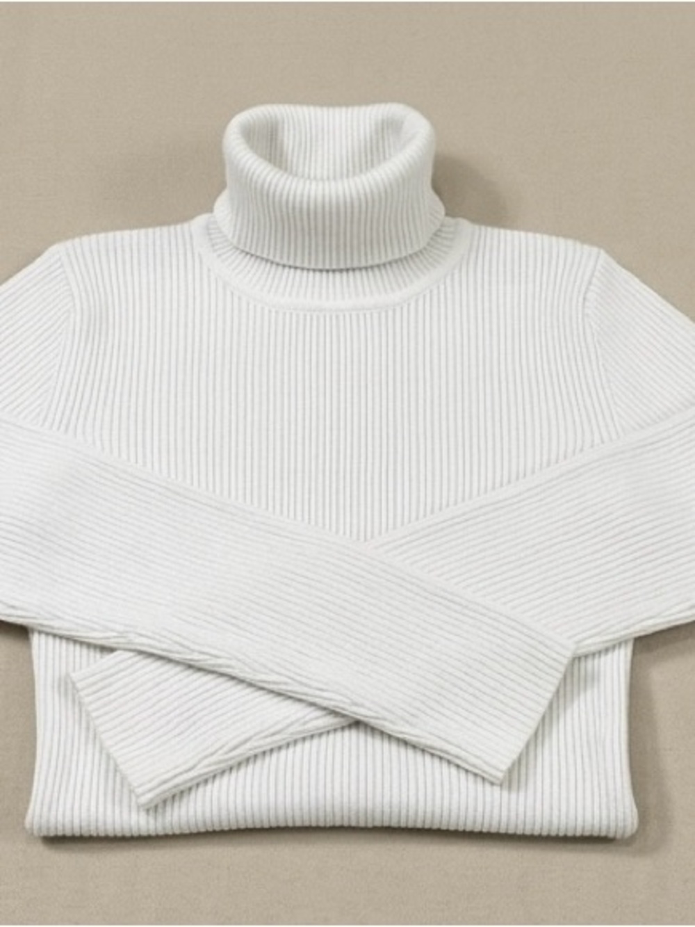 Ralph Lauren White Ribbed Turtleneck Sweater. Size M